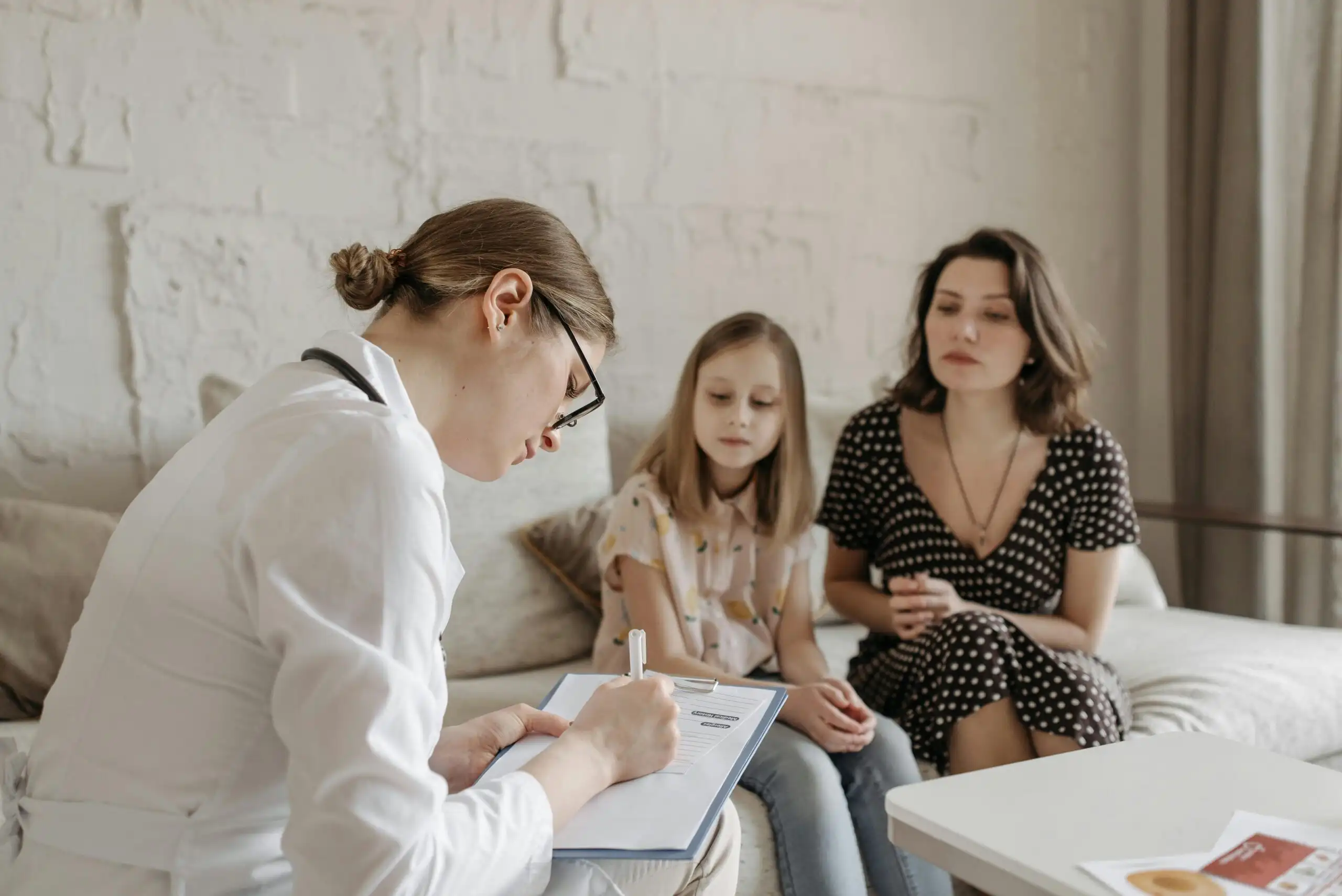 Family therapy counseling session | Pearlman & Associates